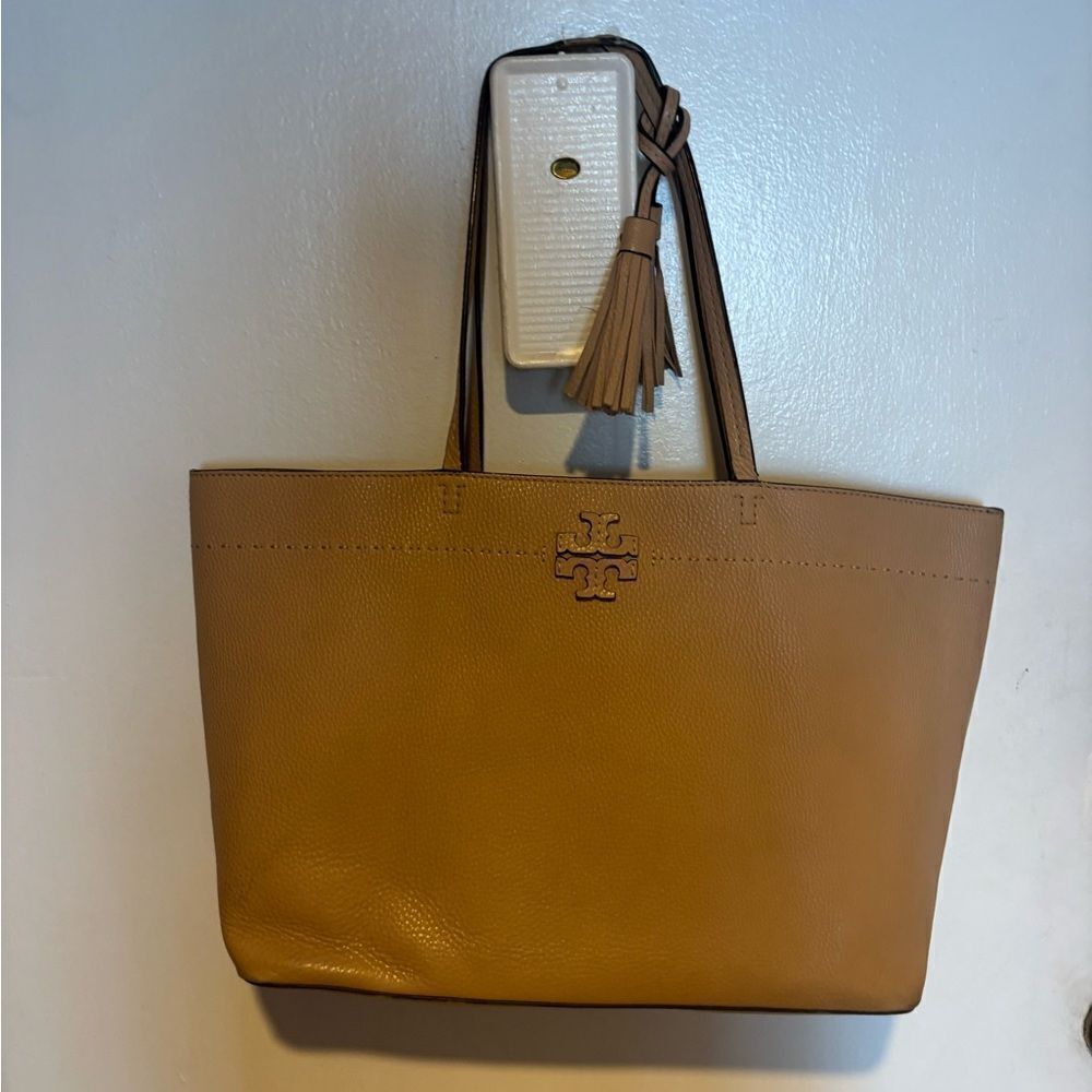 Tory Burch Taylor Tote logo handbag McGraw purse Baguette bag big accessory